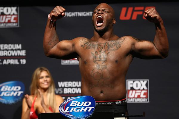 Lewis stops Oleinik to set UFC heavyweight knockout record