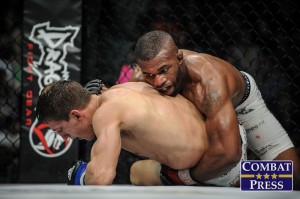 Gilbert "Jamal" Smith (R) (Phil Lambert/Combat Press)