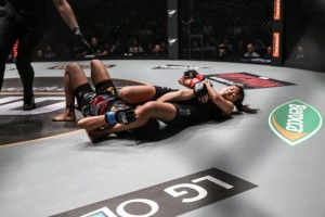 Angela Lee locks in the armbar (ONE Championship)