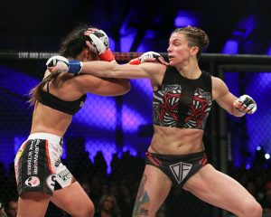 Schneider (R) (Scott Hirano/Invicta FC)