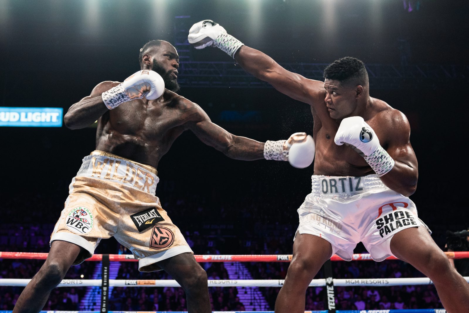 Watch  Jose Ramirez Stops Maurice Hooker in 6 - ROUND BY ROUND BOXING