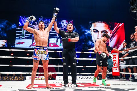 Ibanez def. Bourass at GLORY 101.
