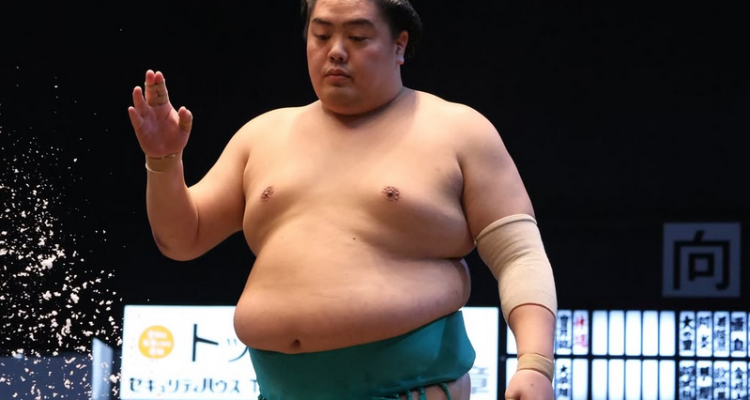 Sumo wrestler Ichiyamamoto at the 2025 Nagoya tournament.