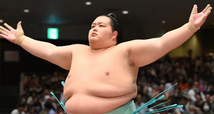 Sumo wrestler Kotozakura before he won the 2024 Kyushu basho.